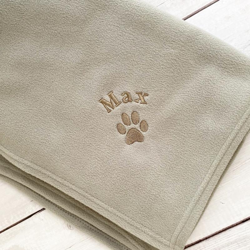 Personligt Hundetæppe med Navn – Den Ideelle Gave til Hunde