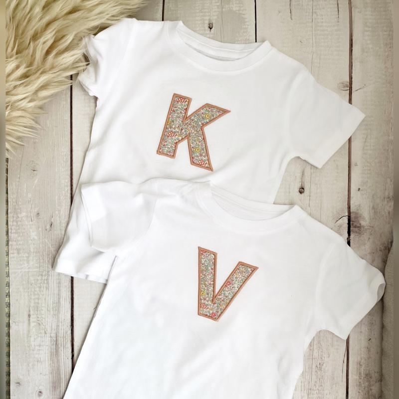 Personlig Lyserød Børne T-Shirt med Blomsterdesign