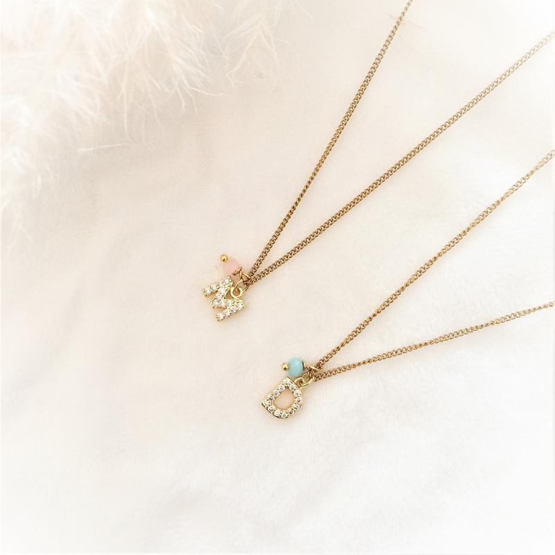 Personligt Guld Halskæde med Initialer til Børn – Uden Perle