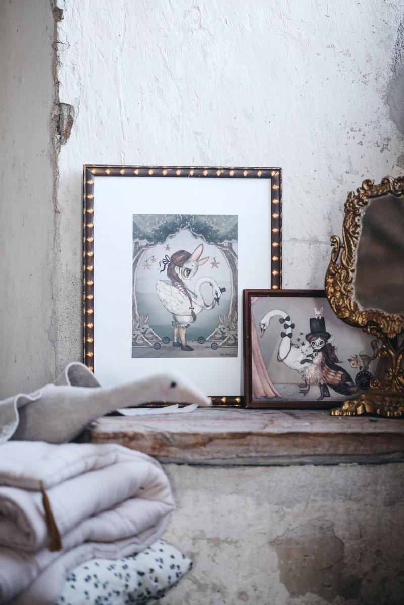 Miss Edda Børneplakat fra Mrs. Mighetto – Magisk Kunstværk