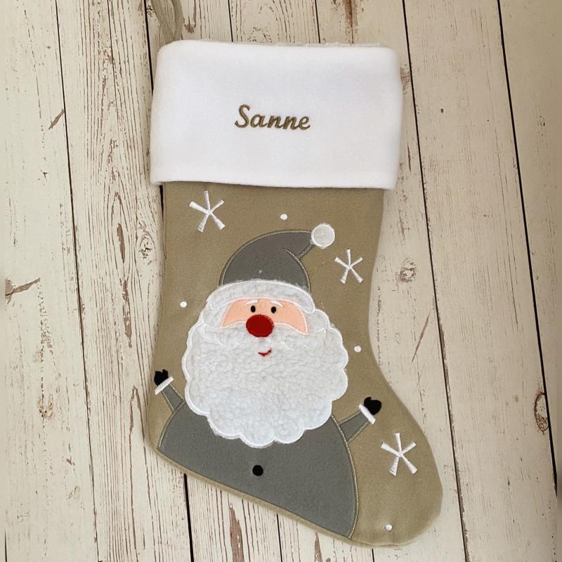 Personlig Julesok med Navn – Julemanden i Grå og Beige
