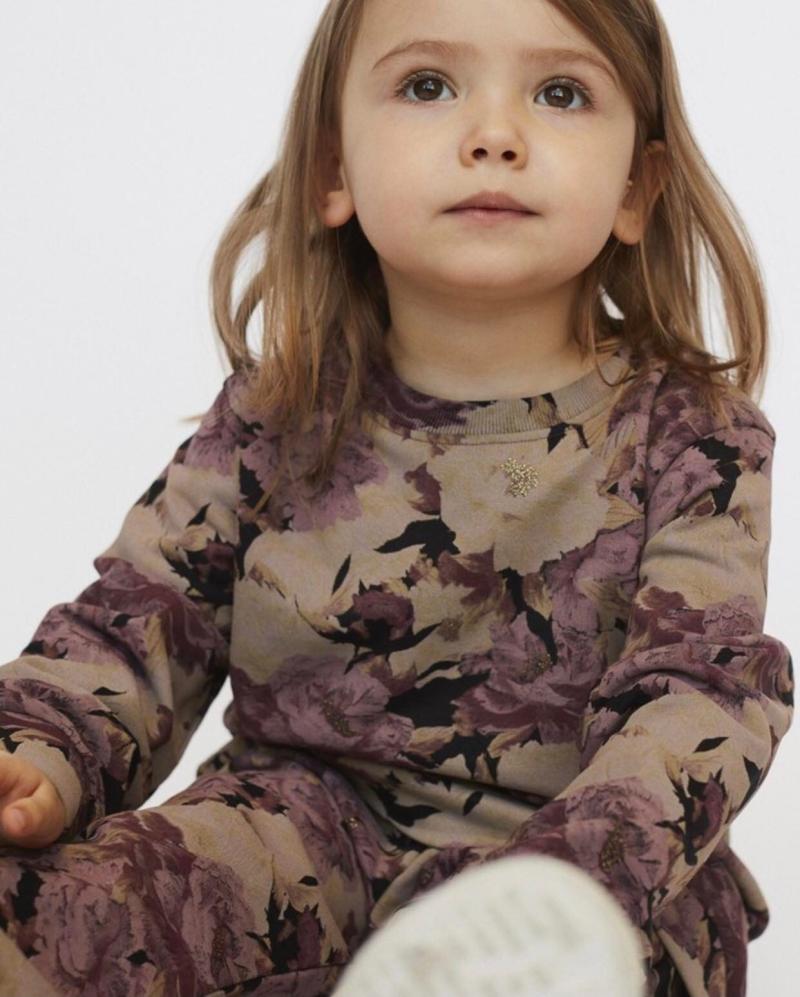 Blomster Sweatshirt fra Petit By Sofie Schnoor - Efterårsfarver